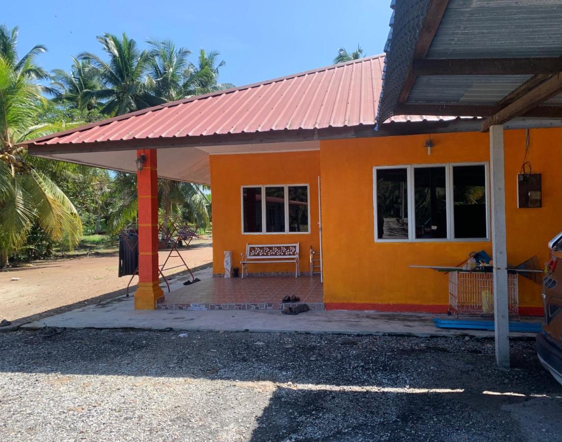 D'Baroh Homestay Kampong Tanjong Karang Exterior photo